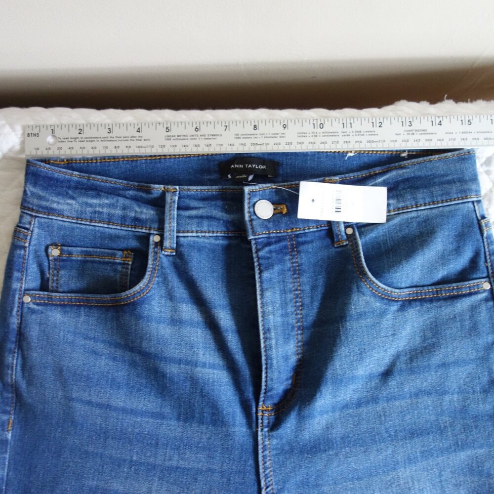 NWT ANN TAYLOR High Rise Boot Crop Jeans – Sz 12 - Picture 4 of 11